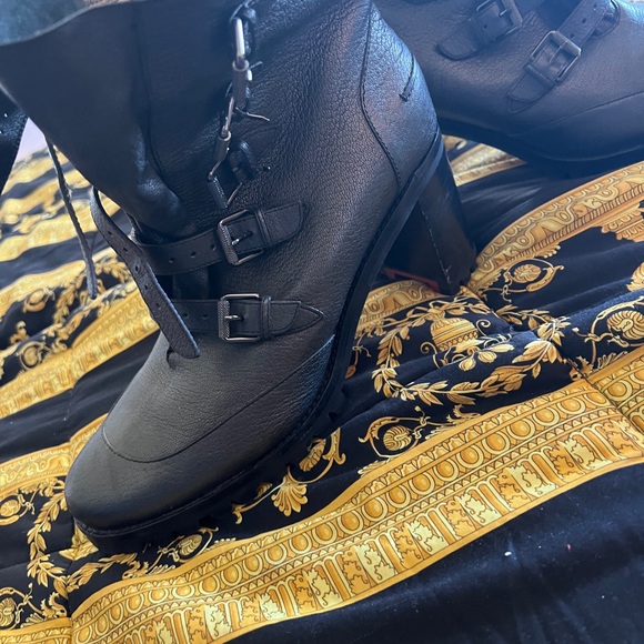 Boots - Picture 1 of 7